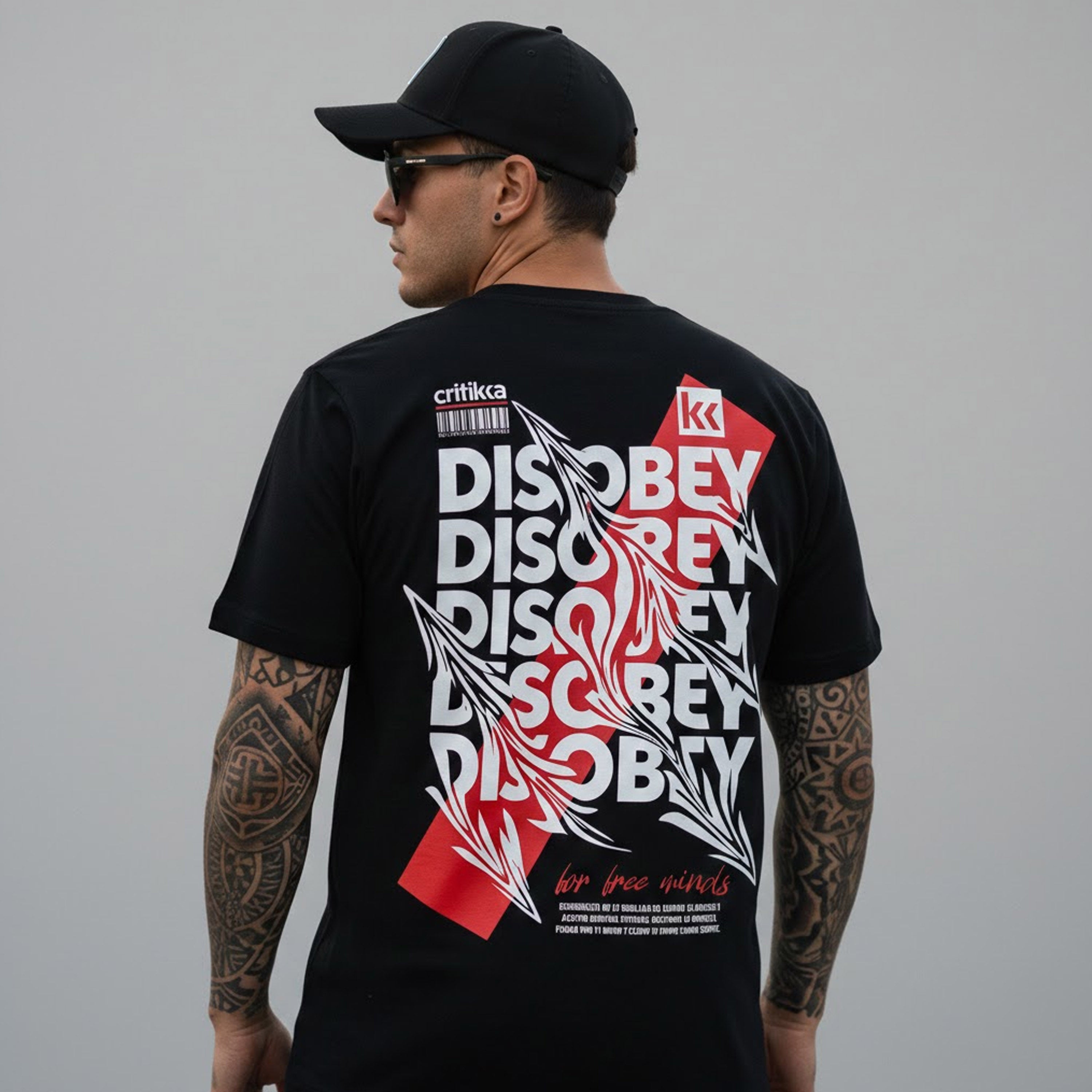 Camiseta manga corta negra - DISOBEY